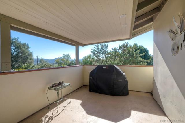 2848 Sunset Hills, Escondido CA: https://media.crmls.org/mediaz/6b8afe0a-ec7f-491f-bada-e6b93b673fdc.jpg