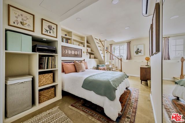 6182 Glen Oak Street, Los Angeles CA: https://media.crmls.org/mediaz/6b8b165b-30b8-4a73-88f7-e726c67a1e4c.jpg