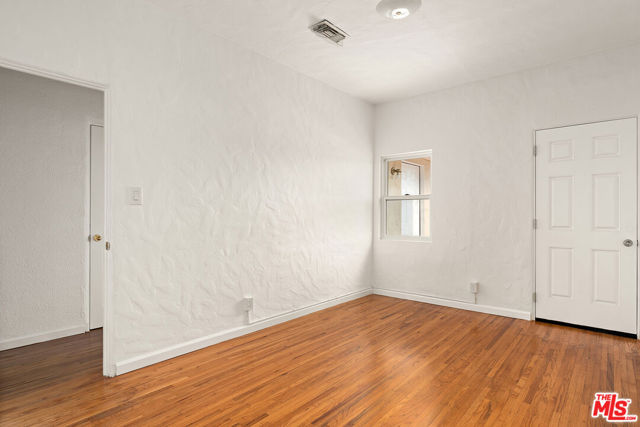 1064 South Hayworth Avenue photo 22