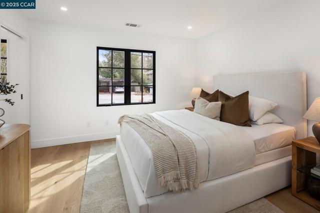 181 Lombardy Lane, Orinda CA: https://media.crmls.org/mediaz/6b8c46f0-16f4-4731-b94a-4f08f7c67aed.jpg