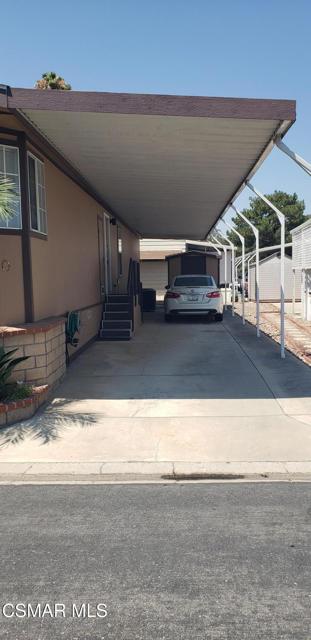 195 Tierra Rejada Road, Simi Valley CA: https://media.crmls.org/mediaz/6b8cab14-63a7-45e0-a2d1-f1ea729922ae.jpg