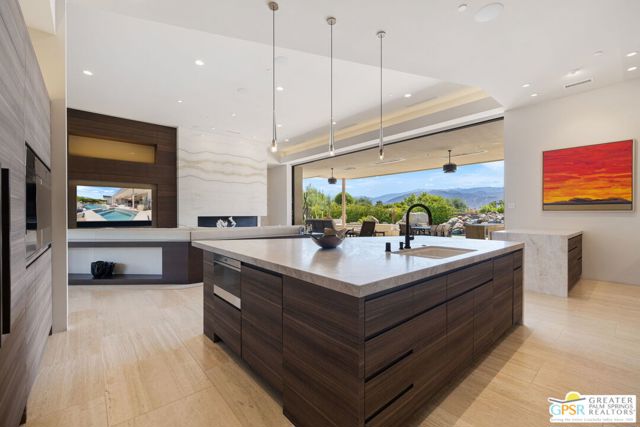 1 Sterling Ridge Drive, Rancho Mirage CA: https://media.crmls.org/mediaz/6b8cf8ce-d043-4571-b3e0-0905b75a6f9b.jpg