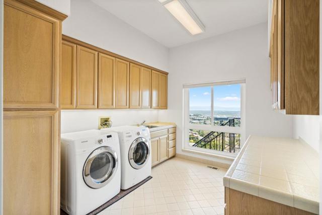 70 ENSENADA Road, San Carlos CA: https://media.crmls.org/mediaz/6b8d6007-9e4c-4a9a-9ce4-5bd944c8d397.jpg