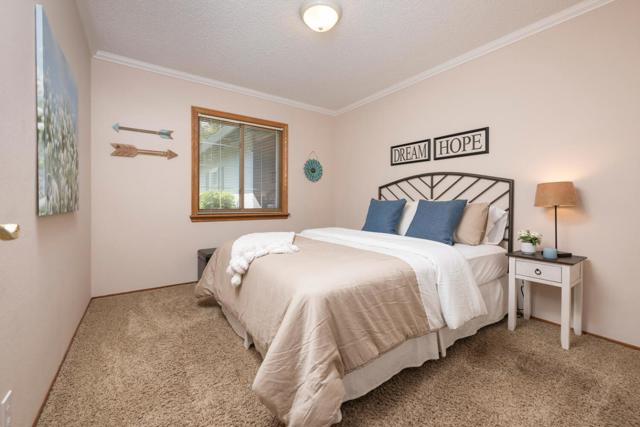 2940 Oakmont Drive, San Bruno CA: https://media.crmls.org/mediaz/6b8d9f2f-e295-43ac-b63c-54bb98bffab6.jpg