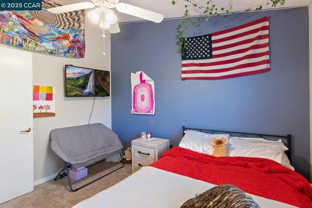313 Willowwood Ct, Vacaville CA: https://media.crmls.org/mediaz/6b8dde00-ffb7-4170-9a19-35418a32fc88.jpg