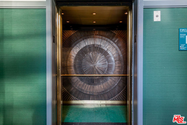 849 S Broadway, Los Angeles CA: https://media.crmls.org/mediaz/6b8f24bc-a92e-4134-8ef5-e538ab15d923.jpg