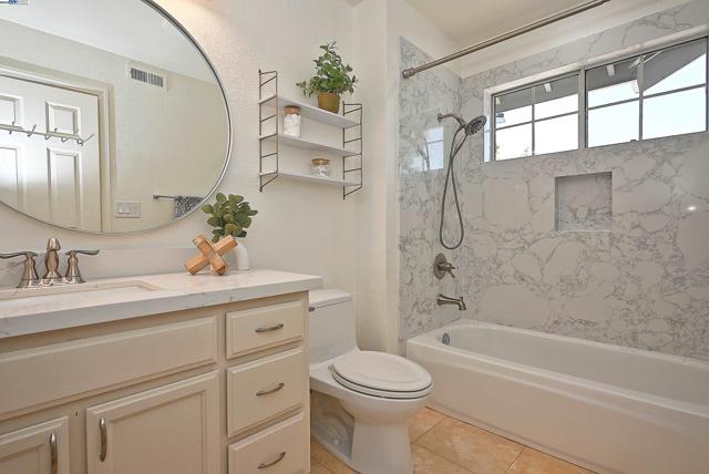226 Promenade Ln, Danville CA: https://media.crmls.org/mediaz/6b8fd5ba-c2f9-43ee-9c45-0face2203b36.jpg