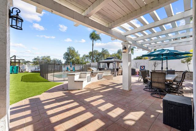 Detail Gallery Image 38 of 53 For 4912 Colusa Dr, Oceanside,  CA 92056 - 4 Beds | 3 Baths