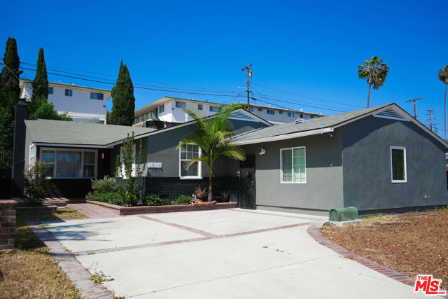 1819 W 129th Street, Gardena CA: https://media.crmls.org/mediaz/6b91b7d5-aab7-4ce8-bb57-3a8eba8a88b8.jpg