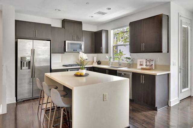 7786 Stylus Dr, San Diego CA: https://media.crmls.org/mediaz/6b91bf2f-aea8-4973-92bb-7d9ecf290490.jpg