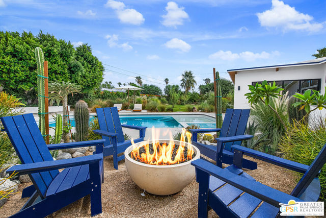 454 E Lindsey Drive, Palm Springs CA: https://media.crmls.org/mediaz/6b925dd0-00f5-4105-8e95-9a6f806fb4cd.jpg