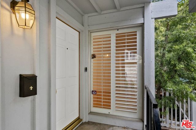2781 Woodwardia Drive, Los Angeles CA: https://media.crmls.org/mediaz/6b932fec-ab10-47d4-a048-112db0a813a0.jpg