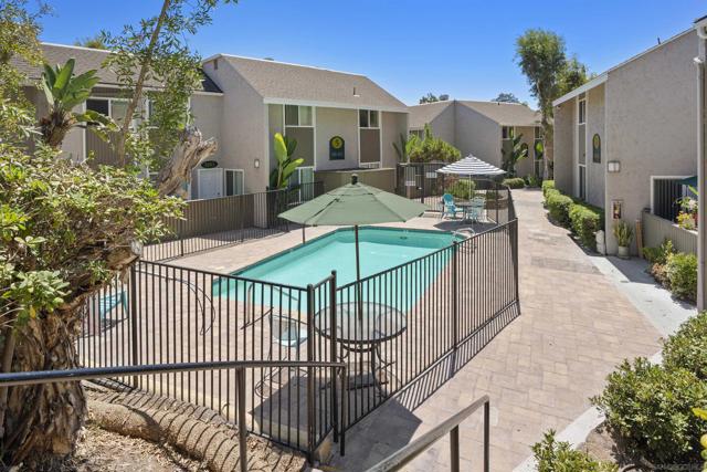 6333 College Grove Way, San Diego CA: https://media.crmls.org/mediaz/6b936931-6d31-4584-b0a1-26e2efd98fd9.jpg