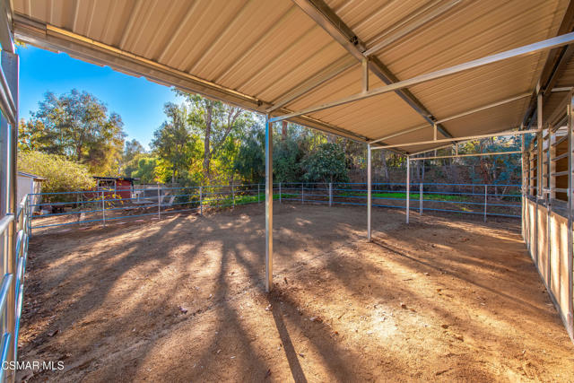 952 Carefree Drive, Simi Valley CA: https://media.crmls.org/mediaz/6b93d7ae-ba1e-494c-b385-9d716f15c850.jpg