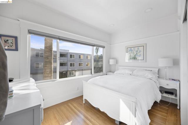 Image 16 of 42 For 4045 Manila Ave