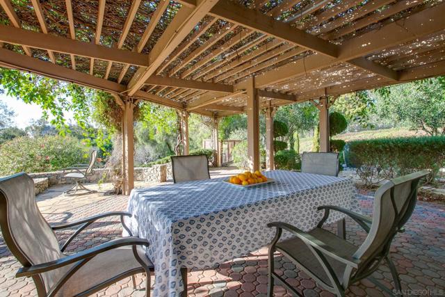 2610 Sunset Hills, Escondido CA: https://media.crmls.org/mediaz/6b940682-15d5-4316-9f68-23ace467e150.jpg