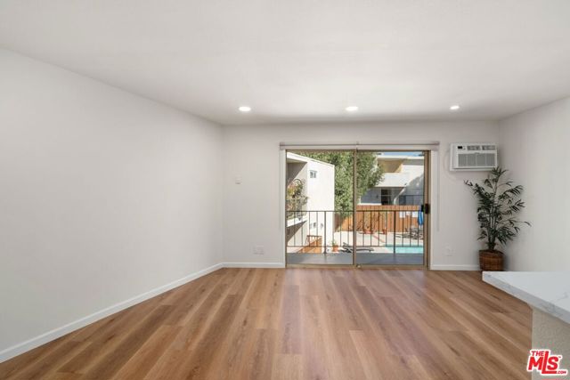 3640 Cardiff Avenue, Los Angeles CA: https://media.crmls.org/mediaz/6b944132-39f3-4170-b00a-b92fb833c056.jpg