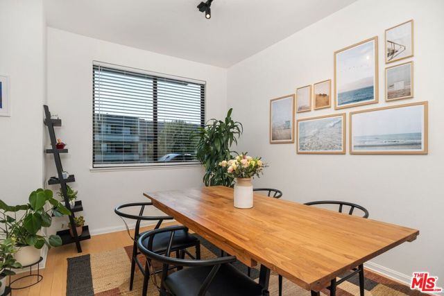 306 BORA BORA Way, Marina del Rey CA: https://media.crmls.org/mediaz/6b94b212-3e93-45b4-8e24-01919868cfde.jpg