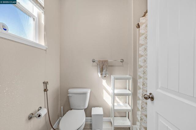 210 Belle Harbor Circle, Pittsburg CA: https://media.crmls.org/mediaz/6b955d04-c63a-42fd-891d-225baf0e38db.jpg