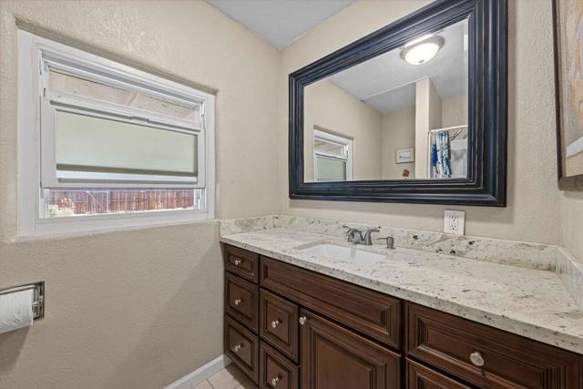 312 Oakshire Avenue, Modesto CA: https://media.crmls.org/mediaz/6b960105-2cd8-4c96-96b3-568683c1626b.jpg