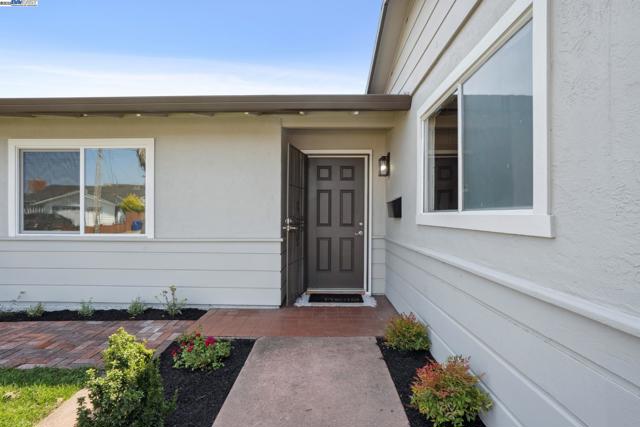 1165 Amend St, Pinole CA: https://media.crmls.org/mediaz/6b968c10-434b-4c9c-ba98-a826dd1cf071.jpg