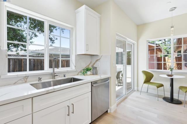 Image 45 of 60 For 227 Holmes St