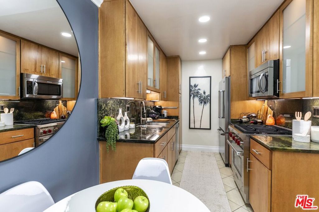 2721 2nd Street #106
