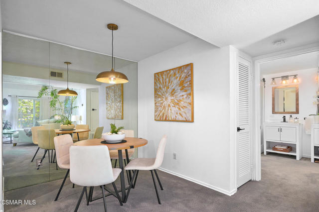 24145 Del Monte Drive, Valencia CA: https://media.crmls.org/mediaz/6b972348-459a-479f-bdb2-6714eb54c242.jpg