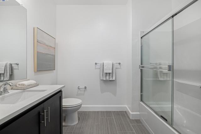 38930 Lemongrass Way, Newark CA: https://media.crmls.org/mediaz/6b972ca2-847c-44dc-a83d-16cbf3f3afcc.jpg