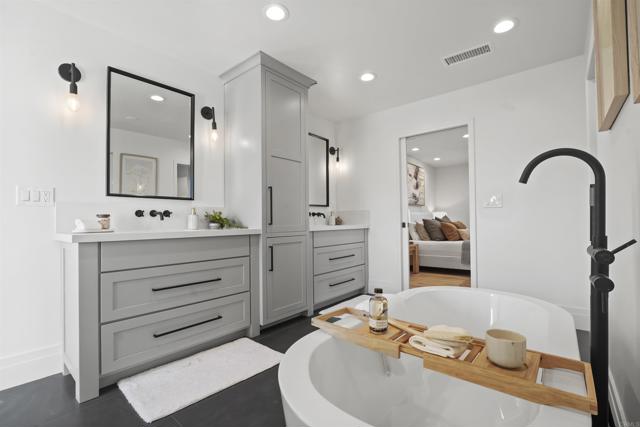 24611 Spadra Ln, Mission Viejo CA: https://media.crmls.org/mediaz/6b97fd06-39e5-4447-b32e-3b923cf0ce2f.jpg