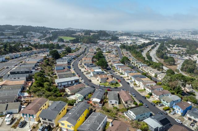 69 Plymouth Circle, Daly City CA: https://media.crmls.org/mediaz/6b985107-98e9-452c-9c2f-9aa7826c9345.jpg