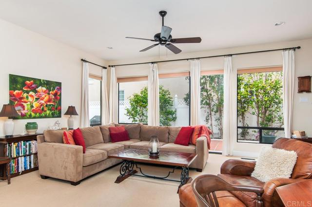 1033 Encino Row, Coronado CA: https://media.crmls.org/mediaz/6b9a1d52-a559-42ee-a7c0-101ab6513f5b.jpg