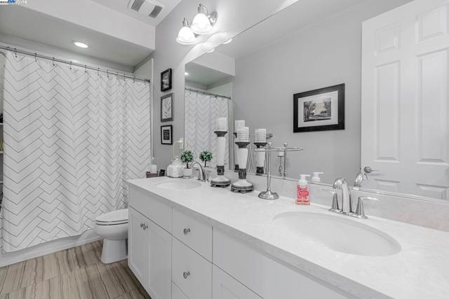 5079 Rowan Dr, San Ramon CA: https://media.crmls.org/mediaz/6b9a6c45-31d9-4de4-b72c-95ac150cf4f8.jpg