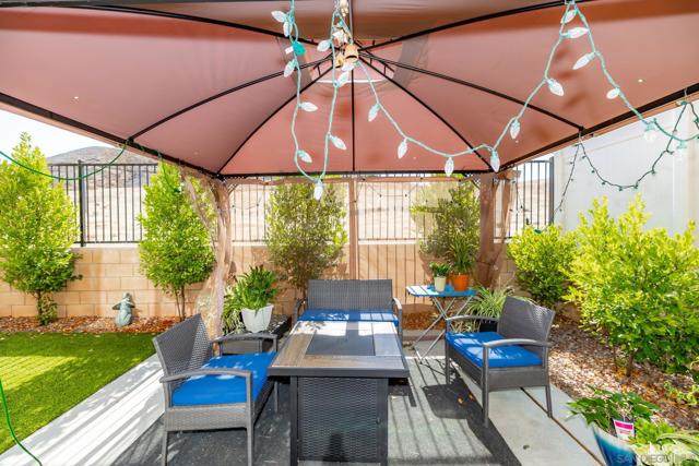 532 Enzo St, Lake Elsinore CA: https://media.crmls.org/mediaz/6b9b3d47-dfe6-4fda-8b2a-5bc55a9ea0c8.jpg