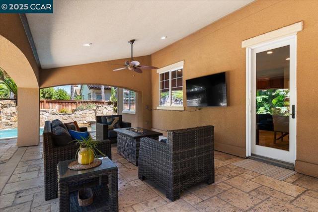 1669 Albani Place, Brentwood CA: https://media.crmls.org/mediaz/6b9b5fec-dca1-4ac3-a98b-5de648146b46.jpg