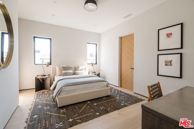 819 N Ogden Drive, Los Angeles CA: https://media.crmls.org/mediaz/6b9c12b5-acf7-40bf-8390-60d3b0248004.jpg