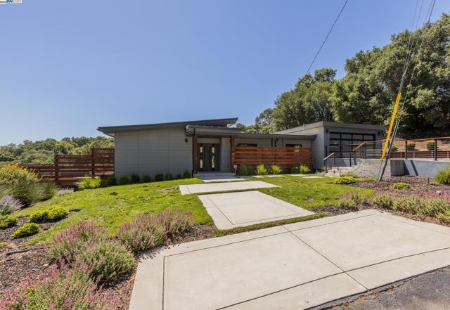 5 Sky Terrace, Danville CA: https://media.crmls.org/mediaz/6b9c2b13-3561-4e0e-8837-731c9e44c2a7.jpg