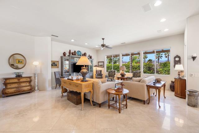 44085 Royal Troon Drive, Indio CA: https://media.crmls.org/mediaz/6b9c455c-e251-41f0-8e62-89f9340a7ace.jpg
