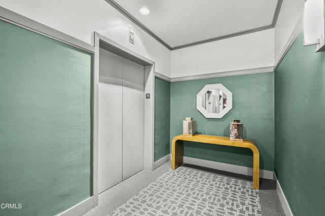 849 S Broadway, Los Angeles CA: https://media.crmls.org/mediaz/6b9c8612-21c8-46c1-876f-e8e42aecf65f.jpg