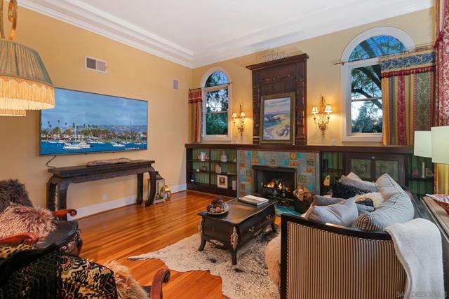 1115 S Mollison Ave, El Cajon CA: https://media.crmls.org/mediaz/6b9cca9a-e375-422a-9f69-cec20f60e2c4.jpg