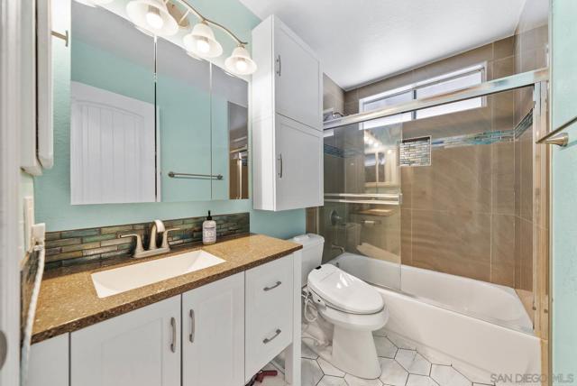 2459 Caminito Ocean Cv, Cardiff by the Sea CA: https://media.crmls.org/mediaz/6b9d2295-ace2-4aa1-940b-ab2fdc927fdf.jpg