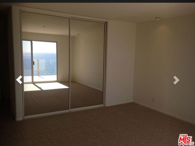 18203 Coastline Drive, Malibu CA: https://media.crmls.org/mediaz/6b9d6a49-893e-4204-b5d2-6d9da31a8fe2.jpg