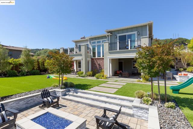 63 Tomcat Way, Orinda CA: https://media.crmls.org/mediaz/6ba005de-59d0-4267-9ad7-293d30d58ff4.jpg