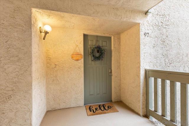 1020 E Washington Ave, Escondido CA: https://media.crmls.org/mediaz/6ba0ff99-e5ef-4d01-982e-67547eb36111.jpg