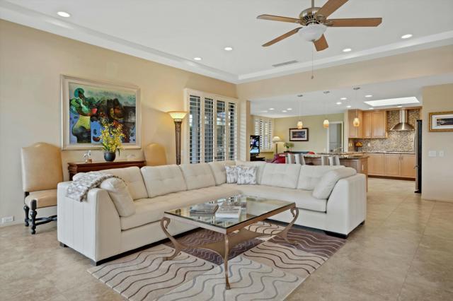 10 Colgate Drive, Rancho Mirage CA: https://media.crmls.org/mediaz/6ba106f2-7ca5-4e6e-92a0-85121419da8f.jpg