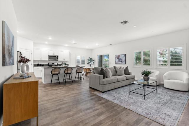 1340 Crimson Place, Manteca CA: https://media.crmls.org/mediaz/6ba10cda-3b43-4127-8ac1-f2ee321bcde5.jpg