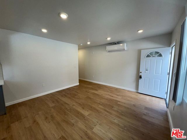 553 N Flores Street, West Hollywood CA: https://media.crmls.org/mediaz/6ba2e766-5303-4794-82cc-efd828b360a7.jpg