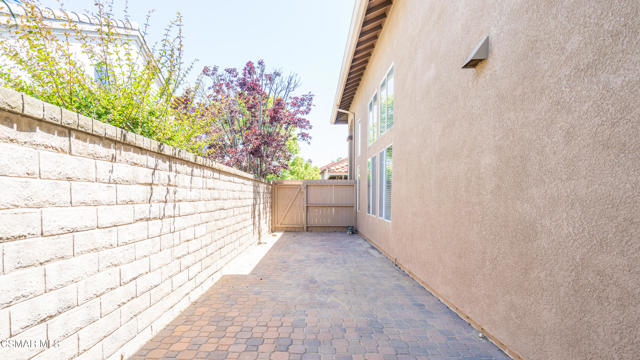 1796 Rock Spring Street, Newbury Park CA: https://media.crmls.org/mediaz/6ba2fd36-384b-45a2-a394-d2b227bd115c.jpg