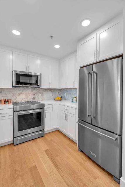 175 W Saint James Street, San Jose CA: https://media.crmls.org/mediaz/6ba33d72-4ce2-424e-99d7-3184d7cc8a1a.jpg