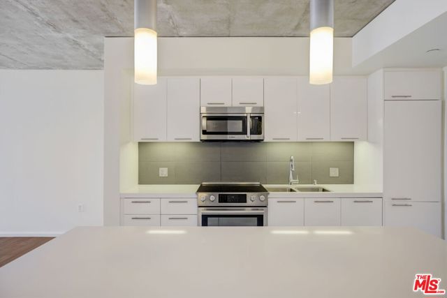 8500 W Sunset, Los Angeles CA: https://media.crmls.org/mediaz/6ba37130-c939-4c57-afea-21f7f1b43de0.jpg